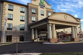 Photograph of Holiday Inn Express, Butler