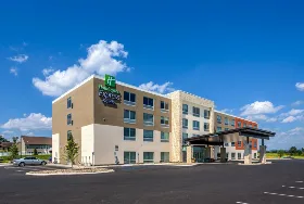 Photograph of Holiday Inn Express, Reedsville