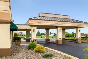 Photograph of Quality Inn, Mill Hall
