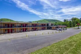 Photograph of Econo Lodge, Bradford