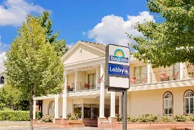 Photograph of Days Inn, Waynesboro