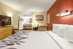 Photograph of Red Roof Inn, Erie