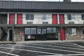 Photograph of Super 8, Hazleton