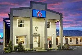 Photograph of Motel 6, Washington