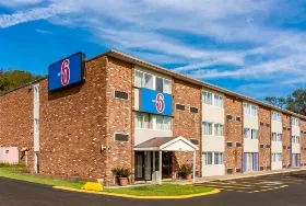 Photograph of Motel 6, New Stanton