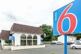 Photograph of Motel 6, Warminster