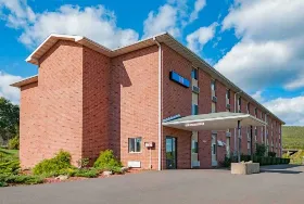 Photograph of Motel 6, Drums