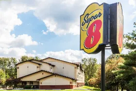 Photograph of Super 8, East Stroudsburg