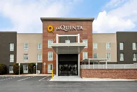 Photograph of La Quinta Inn & Suites, New Cumberland