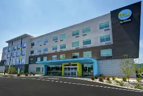 Photograph of Red Carpet Inn Denver, Denver