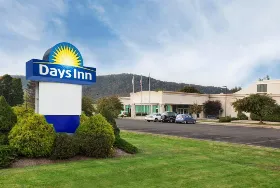 Photograph of Days Inn, Warren