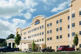 Photograph of Baymont by Wyndham, Erie