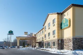 Photograph of La Quinta Inn & Suites, Erie