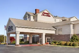 Photograph of Hampton Inn, Warwick