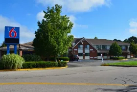 Photograph of Motel 6, Newport