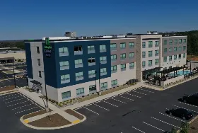 Photograph of Holiday Inn Express, Richburg