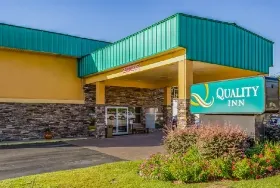 Photograph of Quality Inn, Charleston