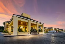 Photograph of Quality Inn, North Charleston