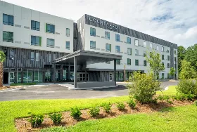 Photograph of Courtyard, North Charleston