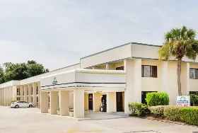 Photograph of Days Inn, Little River