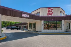 Photograph of Red Roof Inn, Dillon