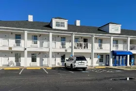 Photograph of Motel 6, Georgetown