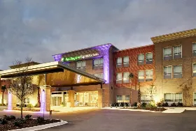 Photograph of Holiday Inn Express, Mt Pleasant