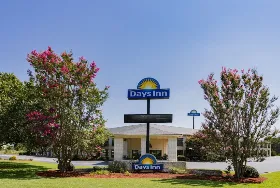 Photograph of Days Inn by Wyndham Spartanburg Waccamaw, Spartanburg