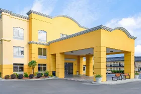 Photograph of La Quinta Inn & Suites, Florence