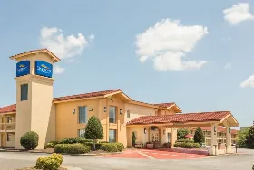 Photograph of Baymont by Wyndham, Greenville