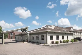 Photograph of Days Inn, Watertown