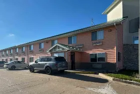 Photograph of Motel 6, North Sioux City