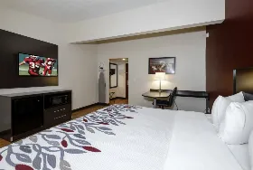 Photograph of Red Roof Inn, Vermillion