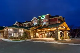Photograph of Black Fox Lodge Pigeon Forge, Tapestry Collection by Hilton, Pigeon Forge