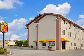 Photograph of Super 8, Johnson City