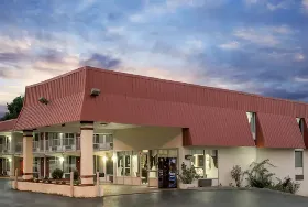 Photograph of Super 8, Kingsport
