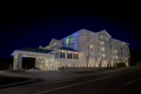 Photograph of Holiday Inn Express, Sevierville