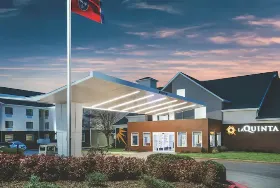 Photograph of La Quinta Inn & Suites, Chattanooga