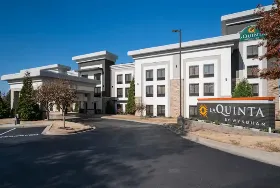 Photograph of La Quinta Inn & Suites, Memphis
