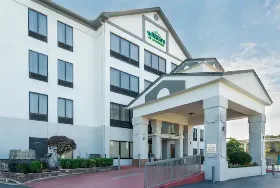 Photograph of LQ Inn And Suites ( Sycamore View ),