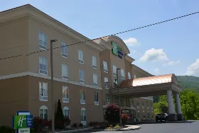 Photograph of Holiday Inn Express, Caryville