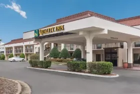 Photograph of Quality Inn, Chattanooga