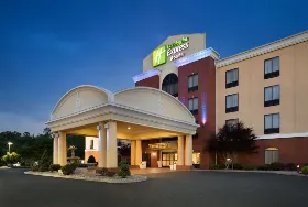 Photograph of Holiday Inn Express, Clinton
