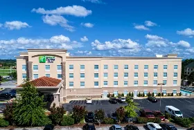 Photograph of Holiday Inn Express, Cookeville
