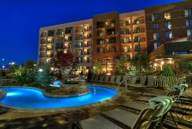 Photograph of Courtyard, Pigeon Forge