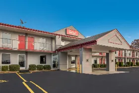Photograph of Red Roof Inn & Suites, Jackson