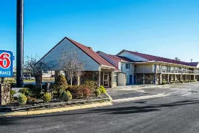 Photograph of Motel 6, Manchester
