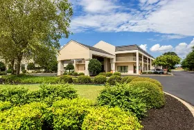 Photograph of Quality Inn, Union City