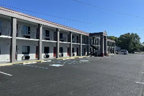 Photograph of Red Roof Inn, Kimball