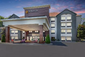 Photograph of La Quinta Inn & Suites by Wyndham Pigeon Forge-Dollywood, Pigeon Forge